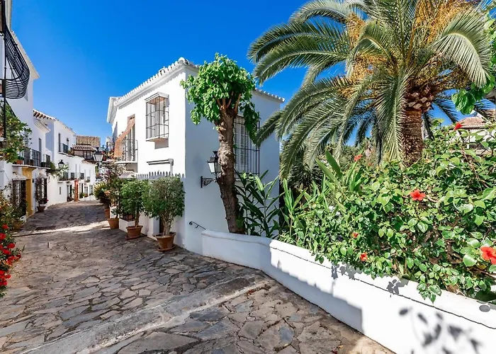 All About Lomas De Club Pueblo Marbella