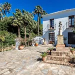 All About Lomas De Club Pueblo * Marbella