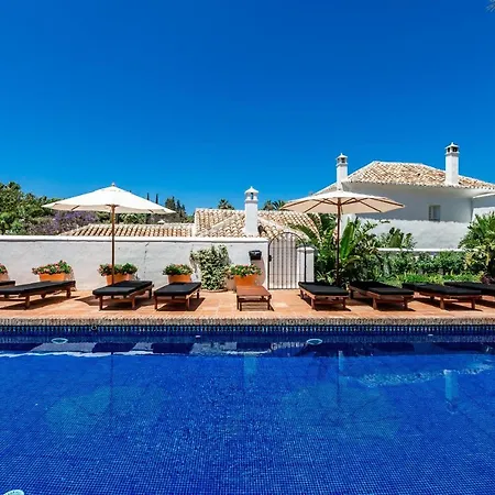 All About Lomas De Club Pueblo