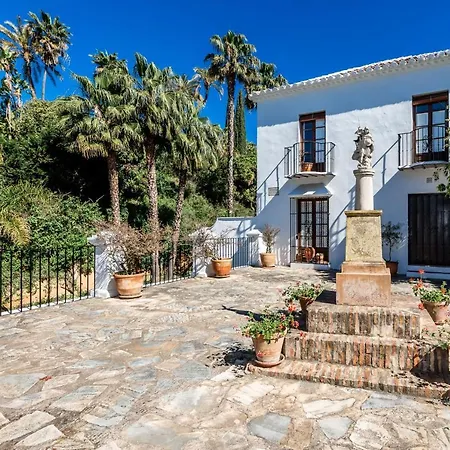 All About Lomas De Club Pueblo * Marbella